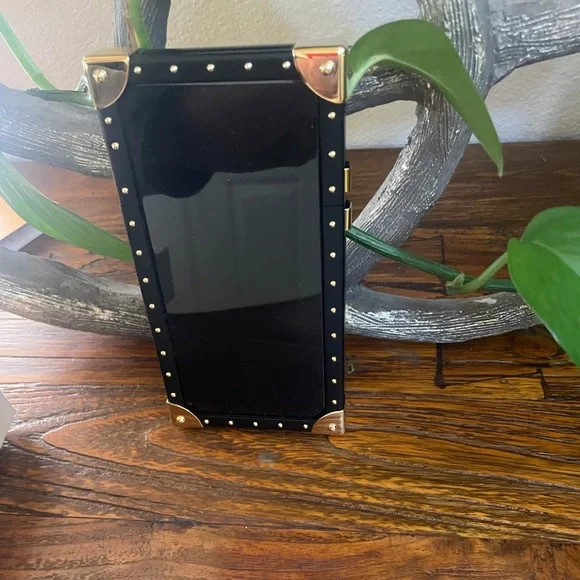 BRAND NEW Louis Vuitton Monogram Petite Malle iPhone Case 7/7S - Picture 7 of 11